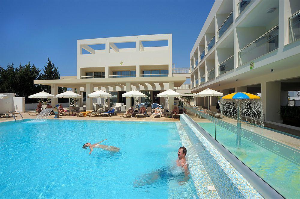 Nelia Gardens Hotel Ayia Napa Exterior foto