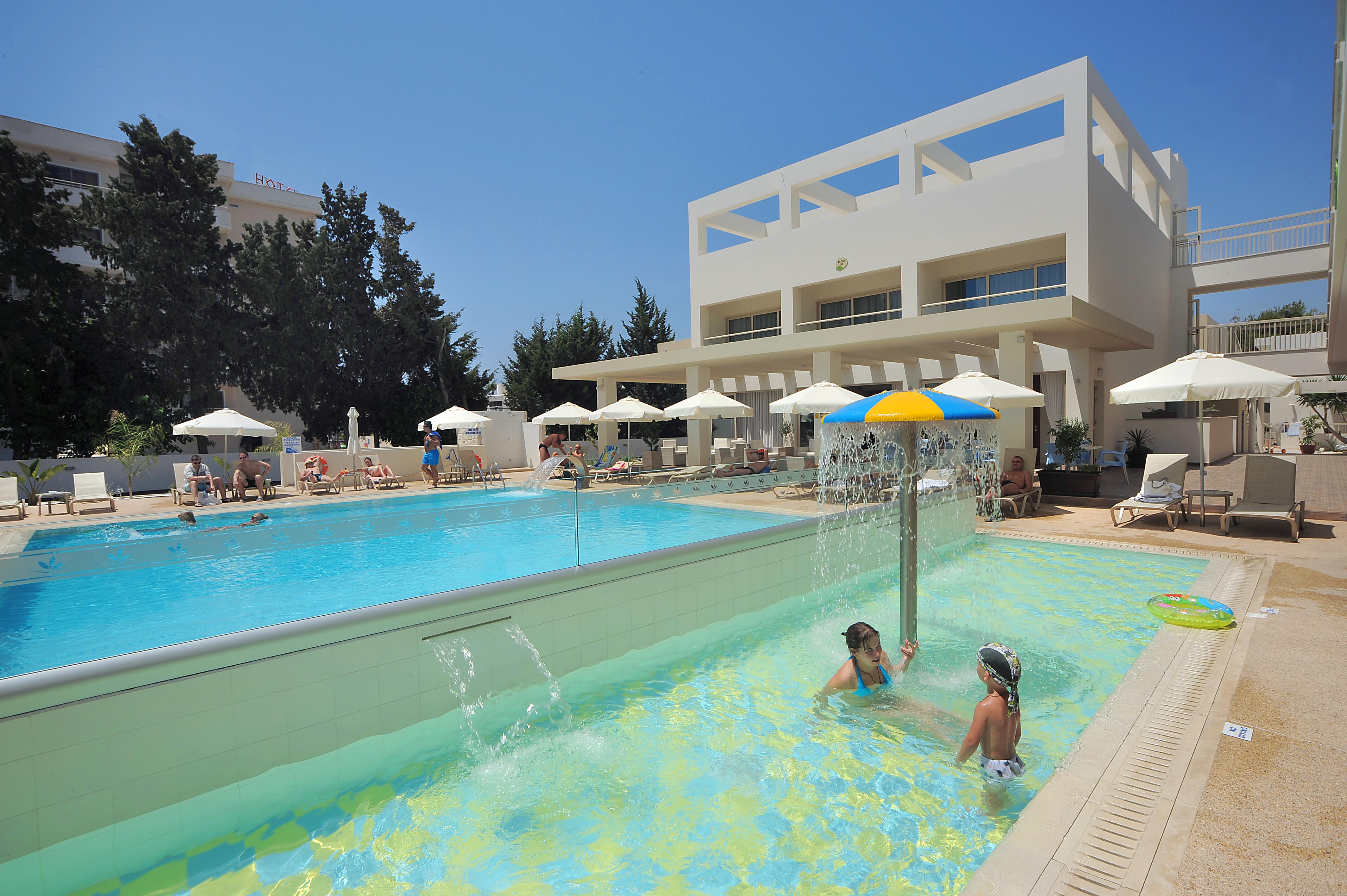 Nelia Gardens Hotel Ayia Napa Exterior foto