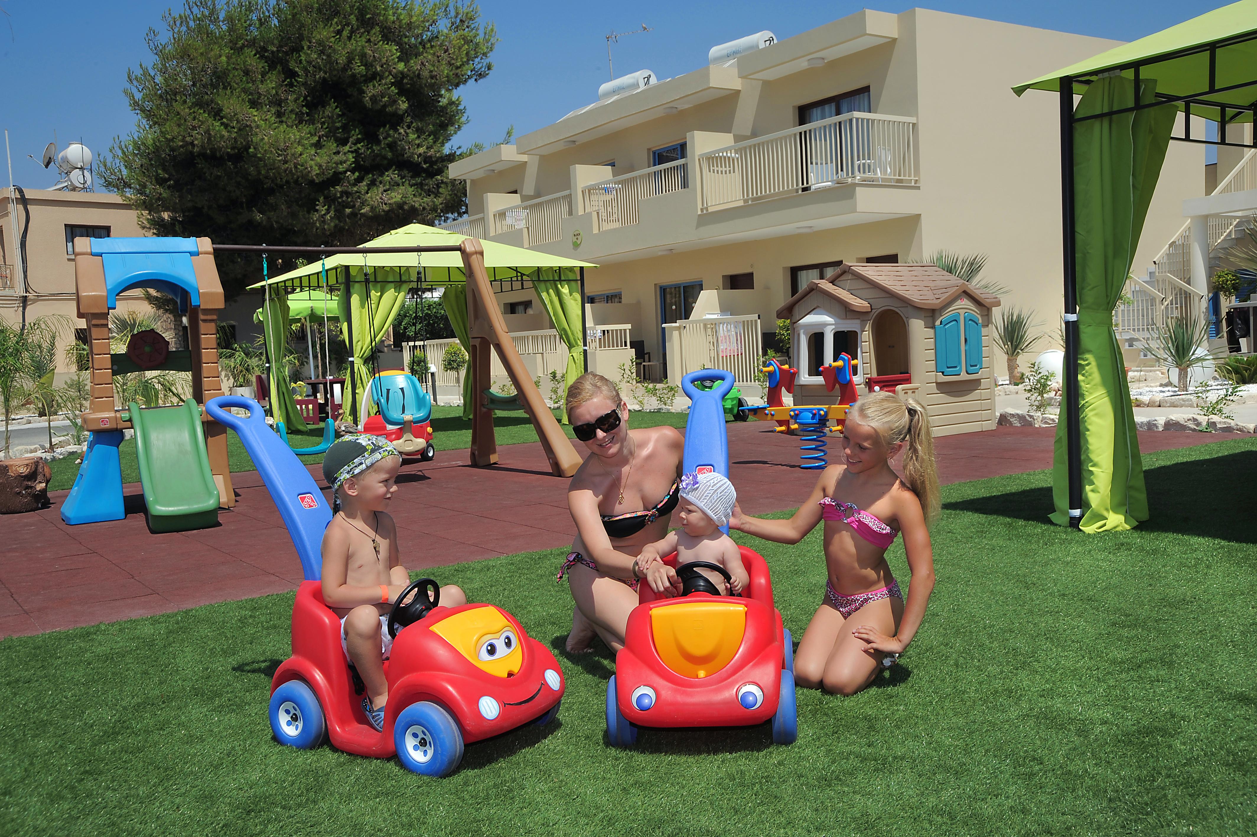 Nelia Gardens Hotel Ayia Napa Exterior foto