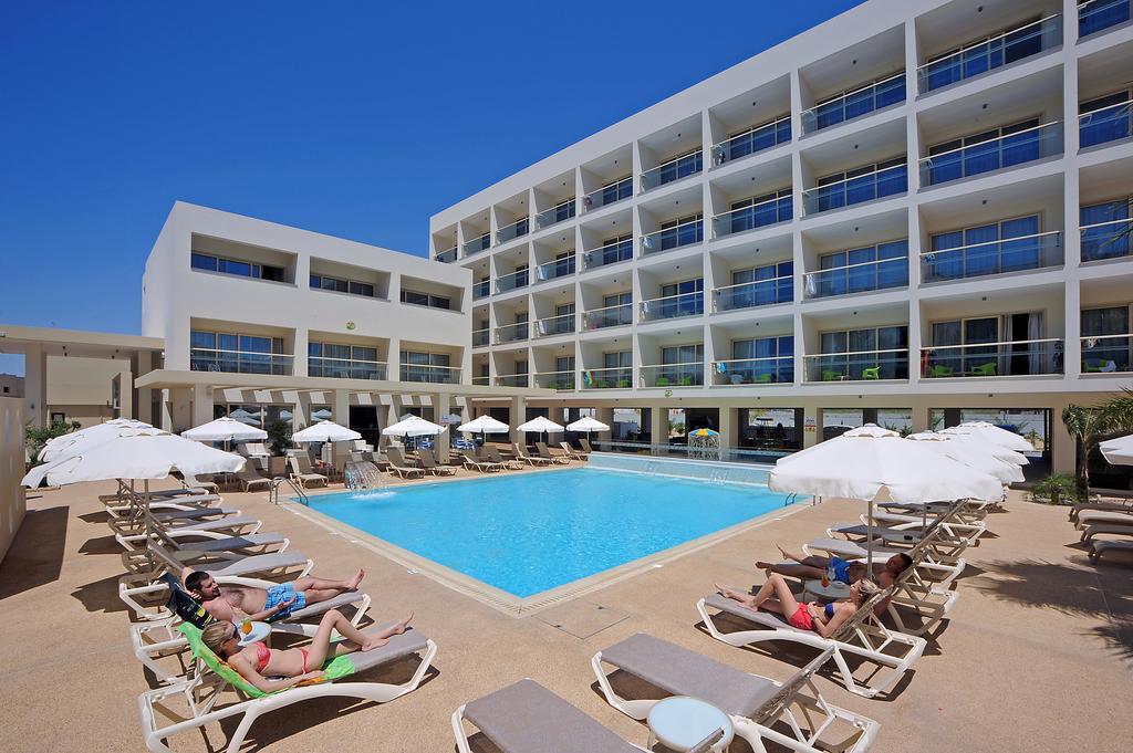 Nelia Gardens Hotel Ayia Napa Exterior foto