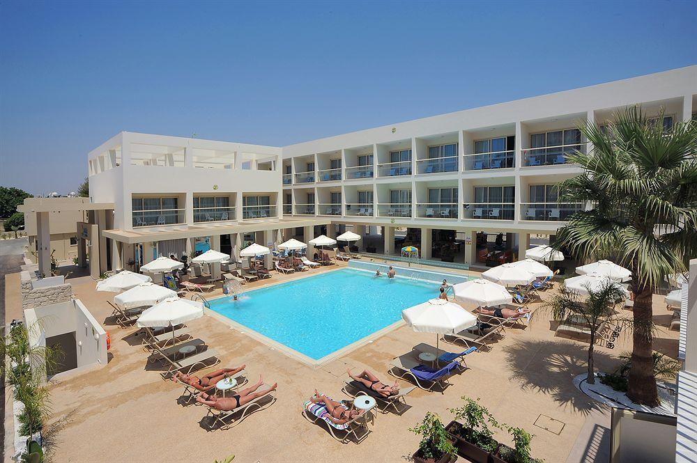 Nelia Gardens Hotel Ayia Napa Exterior foto