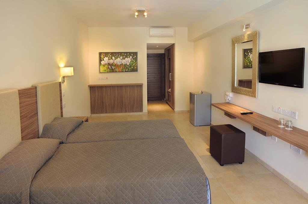Nelia Gardens Hotel Ayia Napa Exterior foto