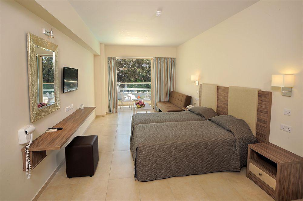 Nelia Gardens Hotel Ayia Napa Exterior foto