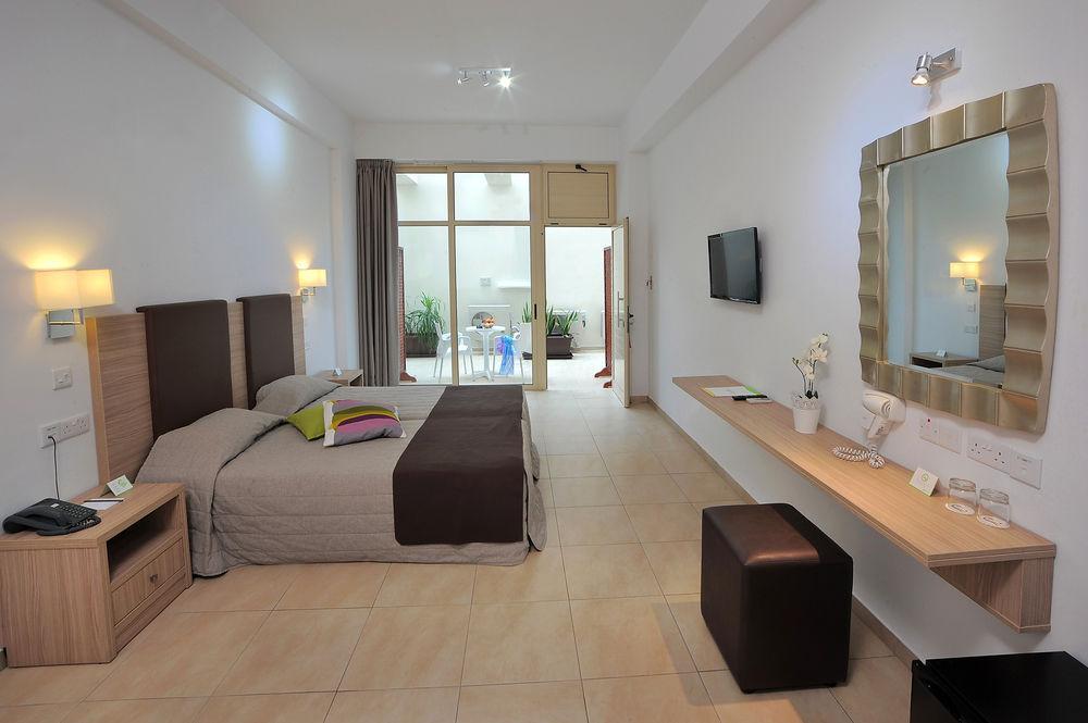 Nelia Gardens Hotel Ayia Napa Exterior foto