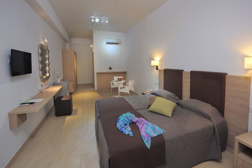Nelia Gardens Hotel Ayia Napa Exterior foto